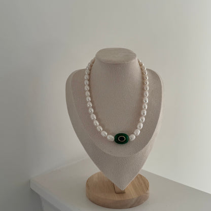 Esmeralda Choker