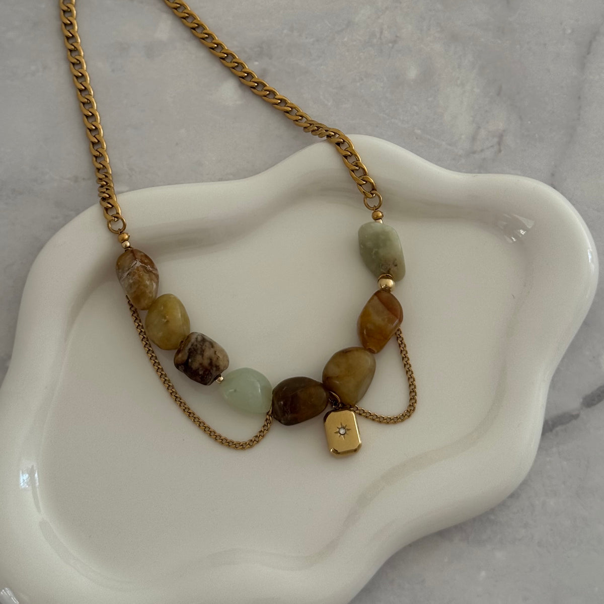 Ivy Choker