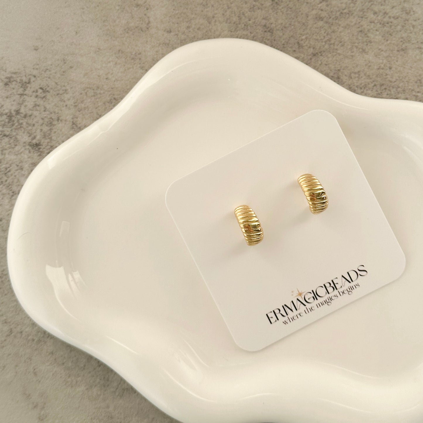 Studs Croissant Earrings