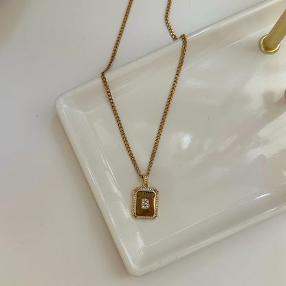 Inicial Golden Necklace